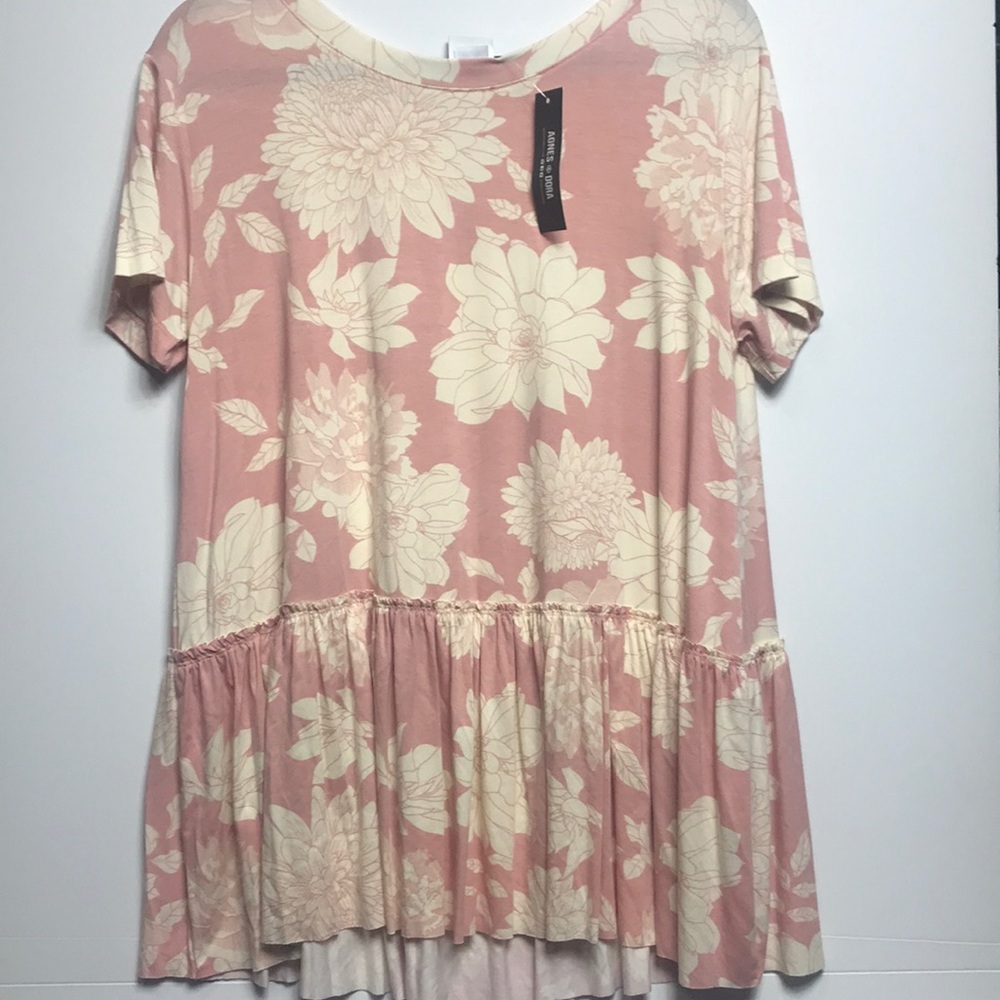 Agnes and Dora relaxes ruffle tee